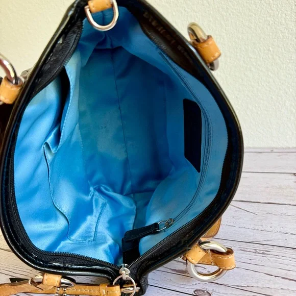 Coach Vintage Black Patent Leather Habdbag - Picture 6 of 16